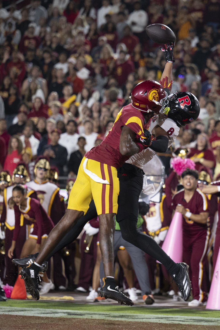 Moss, Marks each account for 3 TDs to help USC beat Rutgers 42-20, end 3-game skid | iNFOnews.ca