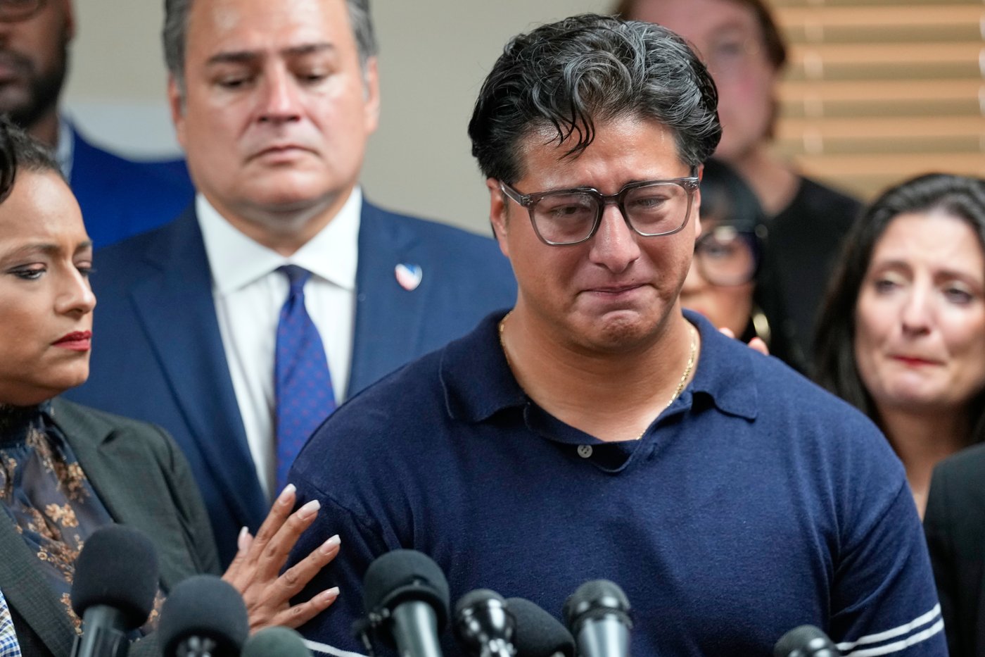 What to know about the fatal shooting of a Houston man by an ICE officer | iNFOnews.ca What to know about the fatal shooting of a Houston man by an ICE officer | iNFOnews.ca