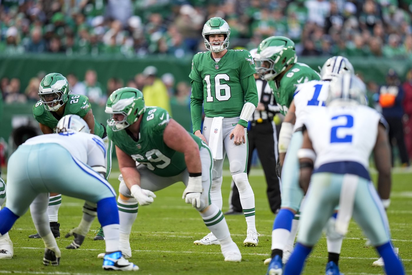 Barkley's pursuit of Dickerson's NFL season rushing record adds juice in meaningless Eagles' finale | iNFOnews.ca