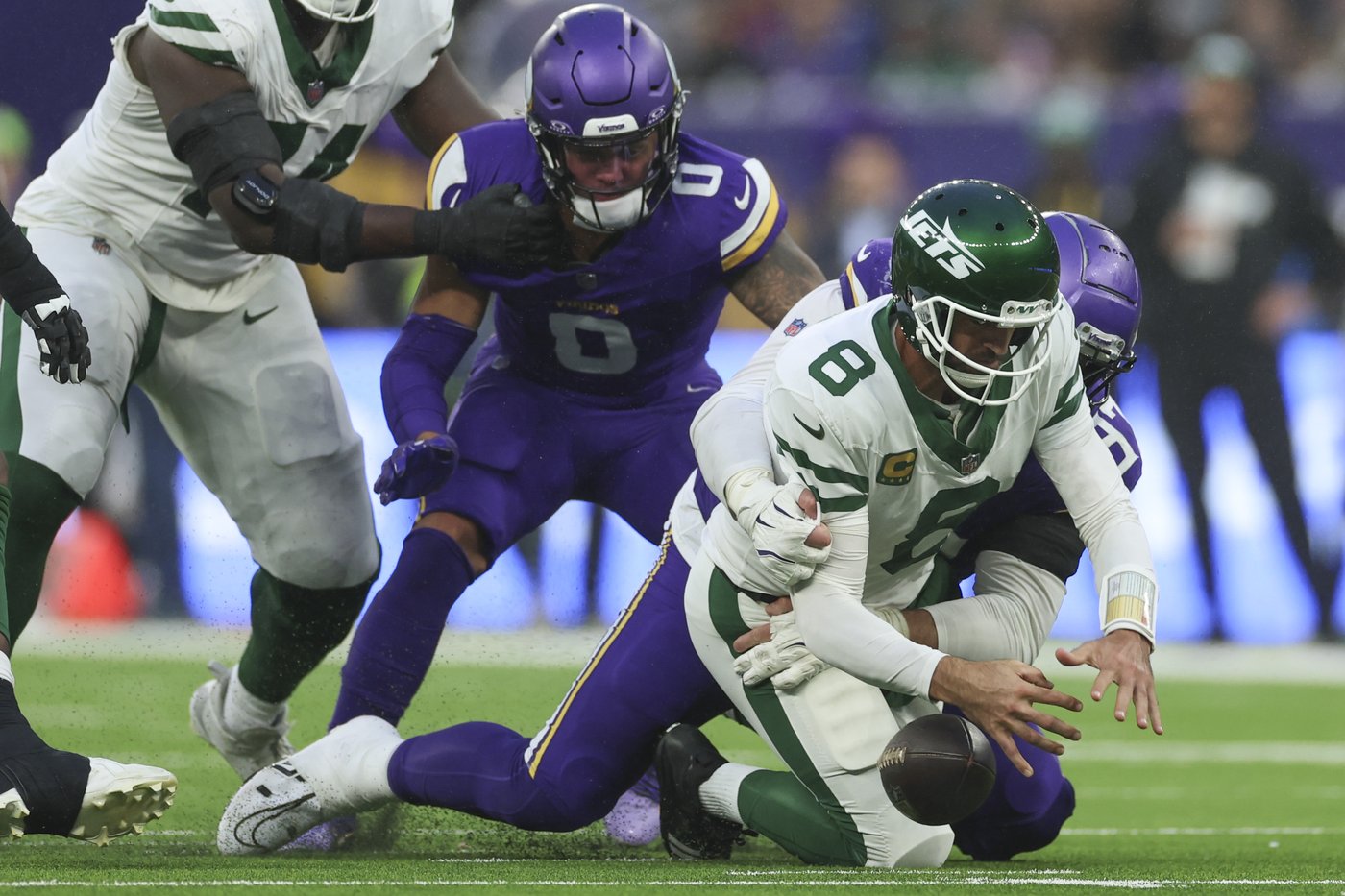 Vikings hold off Rodgers and the Jets for 23-17 win in London to improve to 5-0 | iNFOnews.ca