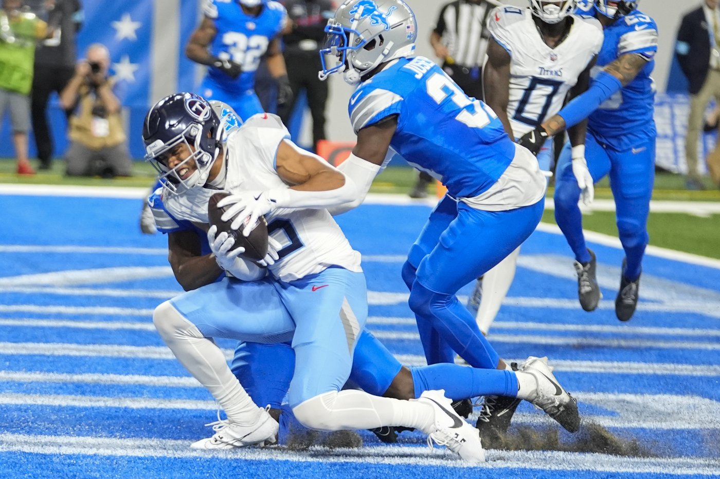 A record-tying 9 NFL teams have lost at least 6 games in the first 8 weeks | iNFOnews.ca