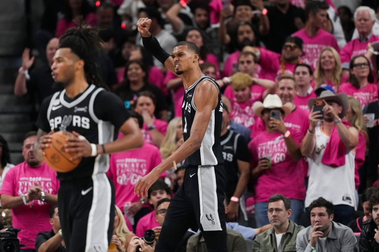 Spurs fans still believe they can overcome 3-1 deficit against Knicks to capture 6th NBA title | iNFOnews.ca