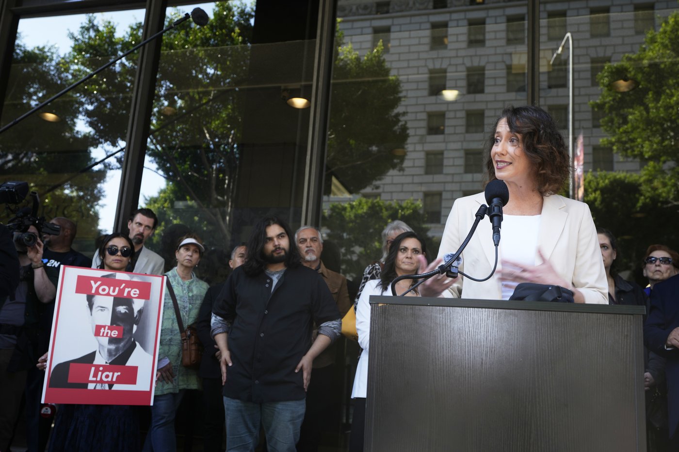 Family of Menendez brothers reject prosecutor criticism and lead rally for their release | iNFOnews.ca Family of Menendez brothers reject prosecutor criticism and lead rally for their release | iNFOnews.ca