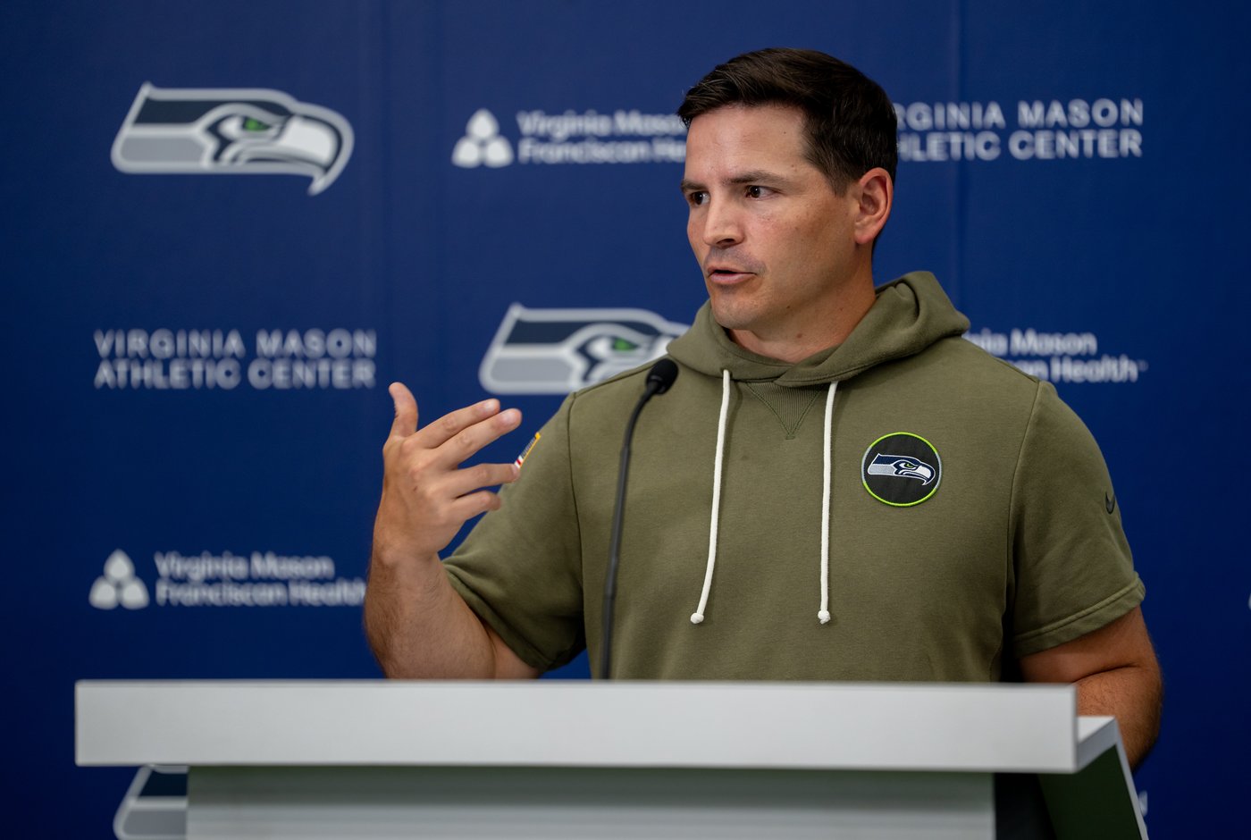Seahawks players receive Super Bowl 60 rings to commemorate franchise's 2nd title | iNFOnews.ca