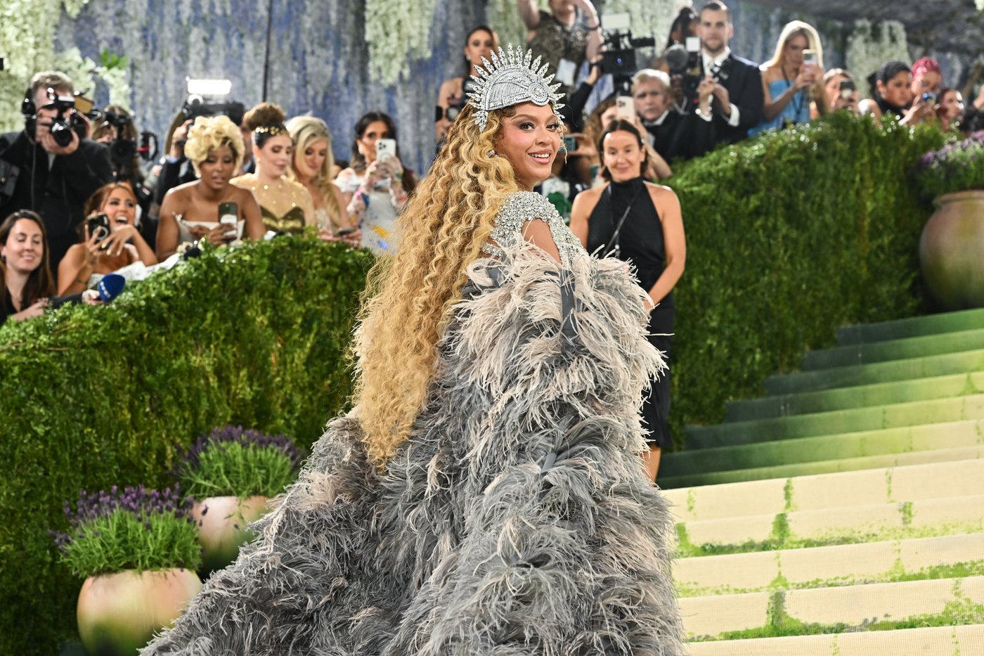 Beyoncé, Bad Bunny and Janelle Monáe take artistic liberties with Met Gala dress code | iNFOnews.ca