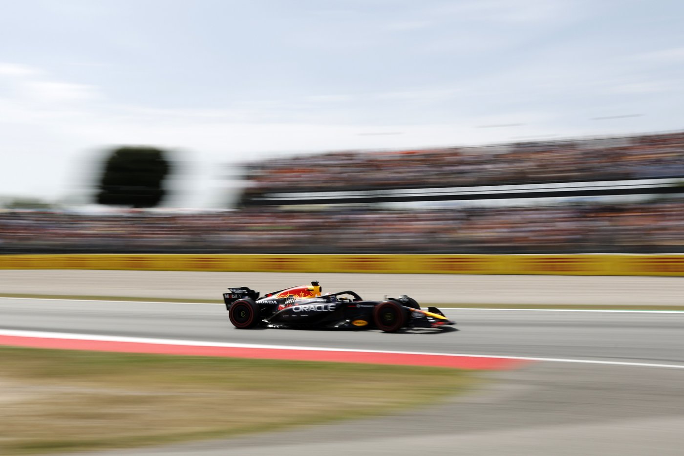Max Verstappen blames frustration for a 'move that was not right' after colliding with Russell | iNFOnews.ca Max Verstappen blames frustration for a 'move that was not right' after colliding with Russell | iNFOnews.ca