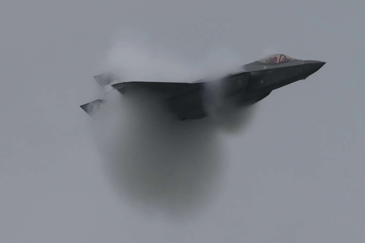 Ottawa still reviewing F-35 program after its summer deadline passes | iNFOnews.ca