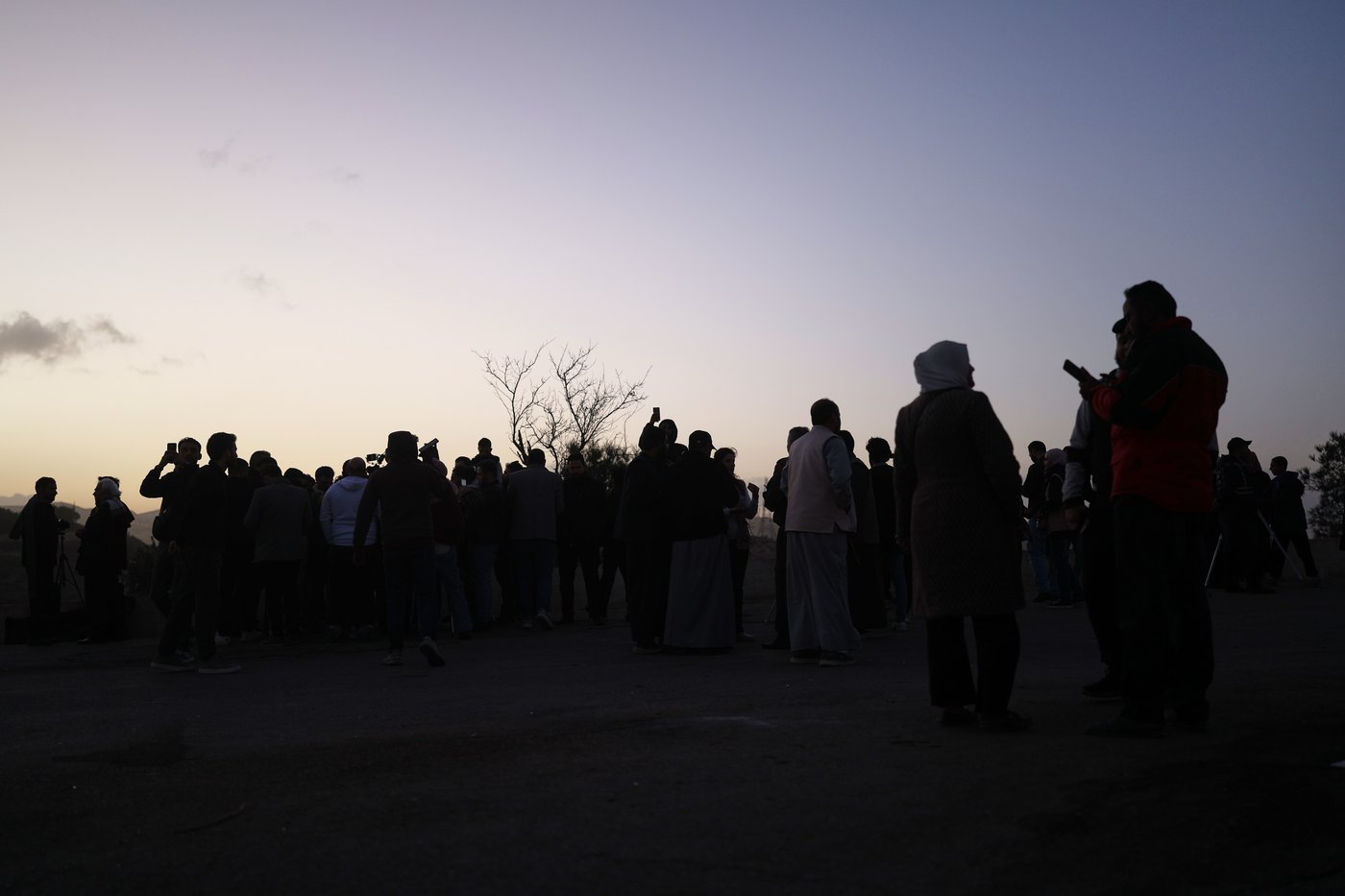 Ramadan ushers in a month of fasting, worship and charity for Muslims worldwide, in photos | iNFOnews.ca