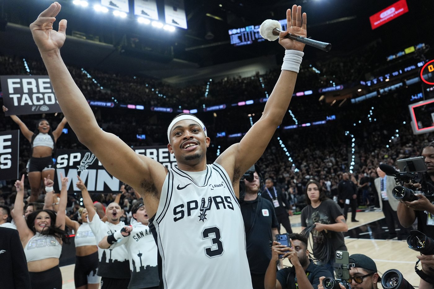 Spurs lack of postseason experience has little impact as they advance in first playoffs since 2019 | iNFOnews.ca Spurs lack of postseason experience has little impact as they advance in first playoffs since 2019 | iNFOnews.ca
