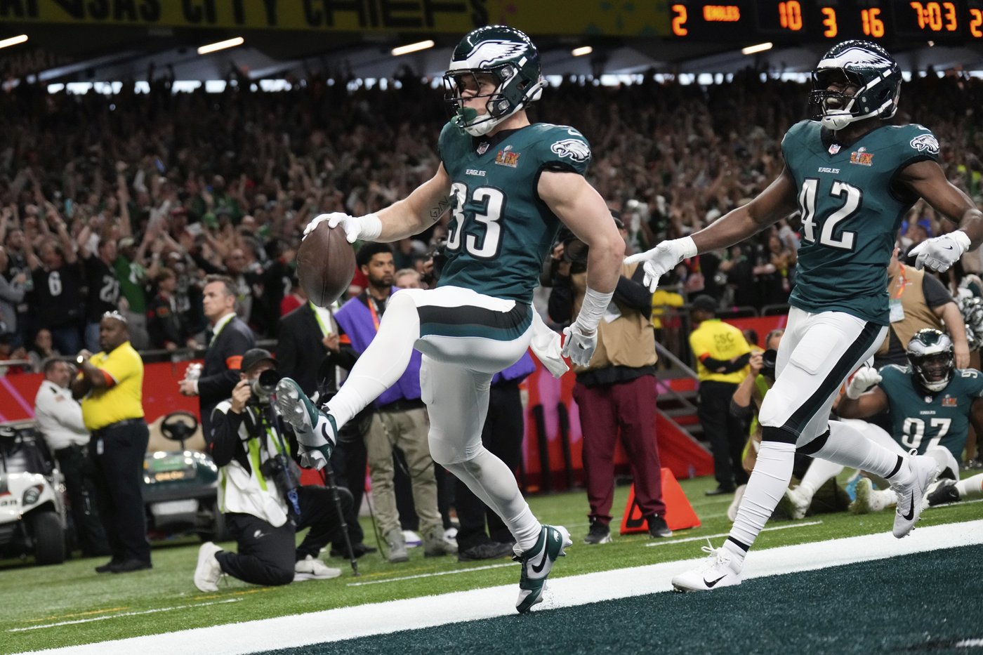 Eagles' Cooper DeJean celebrates his 22nd birthday with a Super Bowl first | iNFOnews.ca