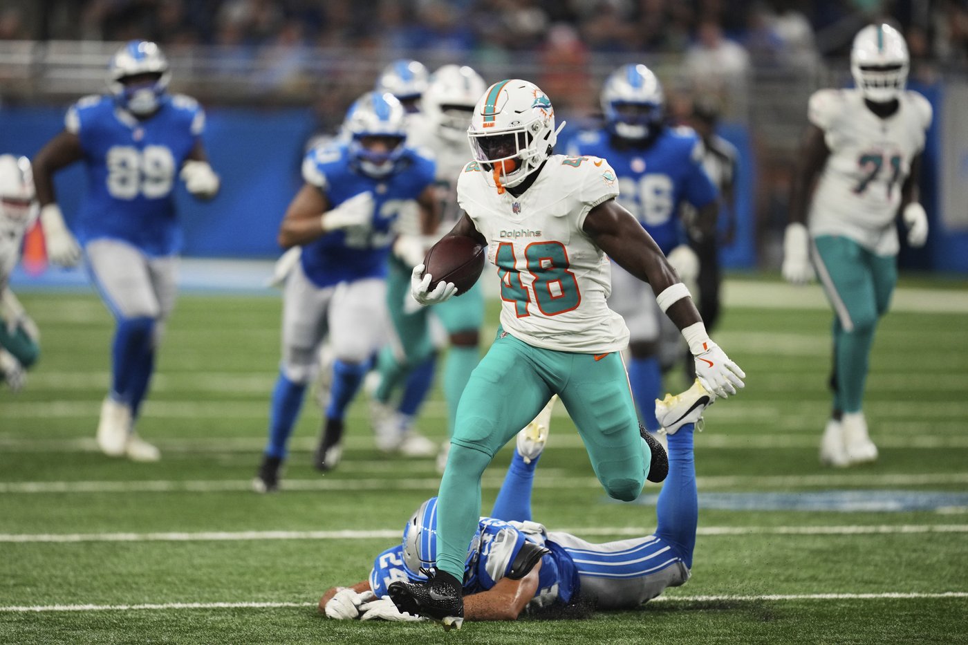 Zach Wilson and Quinn Ewers lead Dolphins to 24-17 preseason win over Lions | iNFOnews.ca