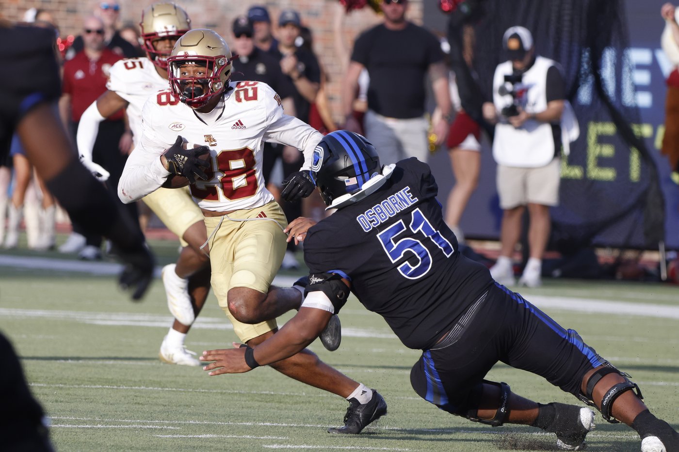 No. 14 SMU moves closer to ACC title game by beating Boston College 38-28 for 7th win in a row | iNFOnews.ca No. 14 SMU moves closer to ACC title game by beating Boston College 38-28 for 7th win in a row | iNFOnews.ca