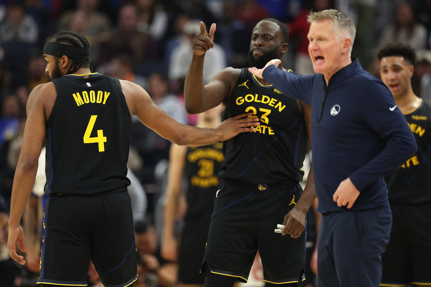 Butler, Curry lead Warriors past Suns 119-116 in teams' second straight physical game | iNFOnews.ca