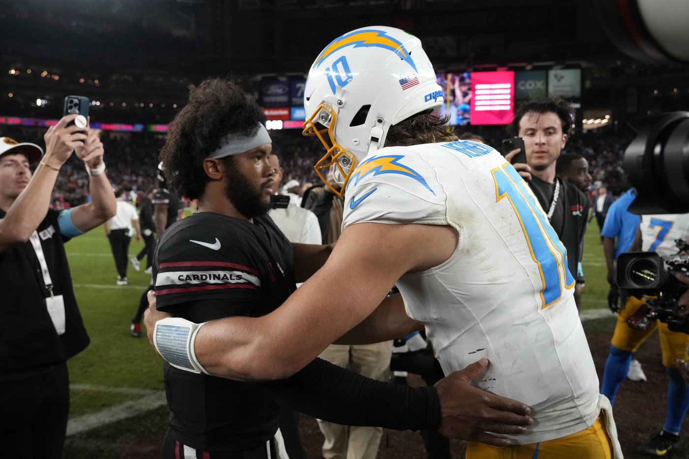 Murray runs for a TD, leads Cardinals to game-winning FG and 17-15 win over Chargers | iNFOnews.ca