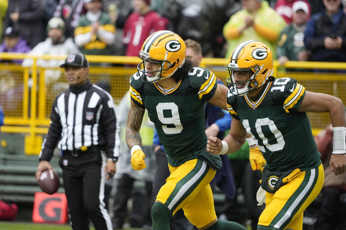 Doubs catches 2 TD passes in his return from a suspension to help Packers rout Cardinals 34-13 | iNFOnews.ca