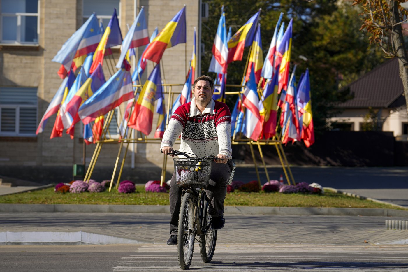 Moldovans to choose president in decisive runoff overshadowed by fraud and intimidation claims | iNFOnews.ca