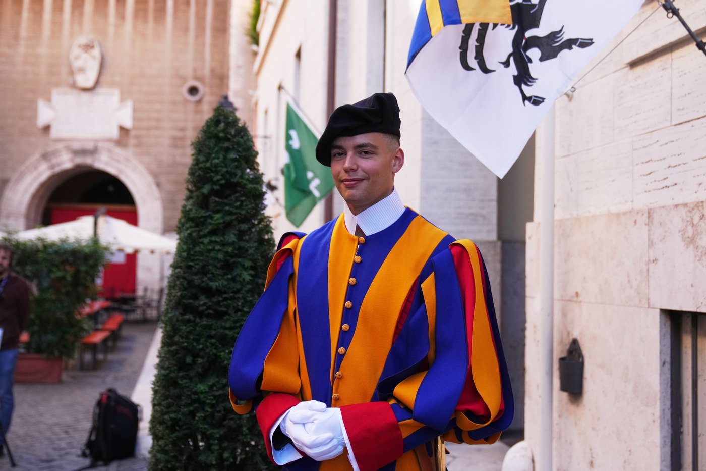 The Swiss Guards have a new uniform. Don't worry, the iconic one remains | iNFOnews.ca The Swiss Guards have a new uniform. Don't worry, the iconic one remains | iNFOnews.ca