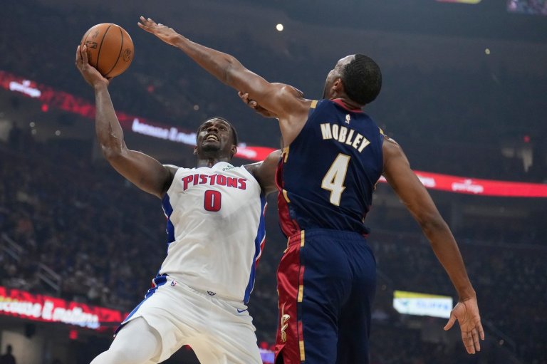 Jalen Duren bounces back after struggling in Game 5 to keep Pistons' season alive | iNFOnews.ca