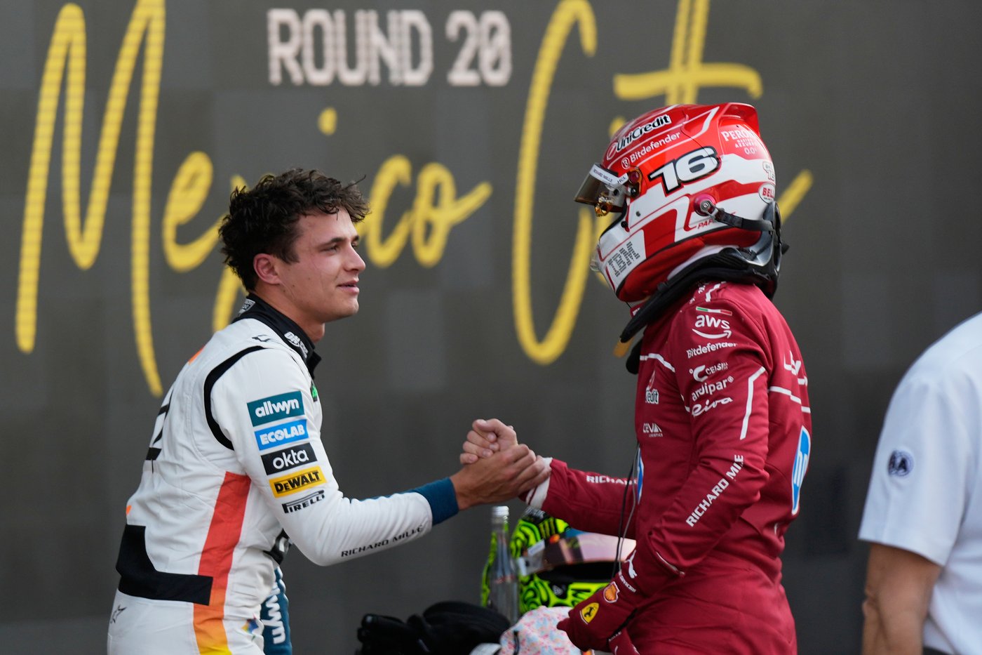 Norris takes pole in Mexico as Piastri struggles; Hamilton shines for Ferrari | iNFOnews.ca Norris takes pole in Mexico as Piastri struggles; Hamilton shines for Ferrari | iNFOnews.ca