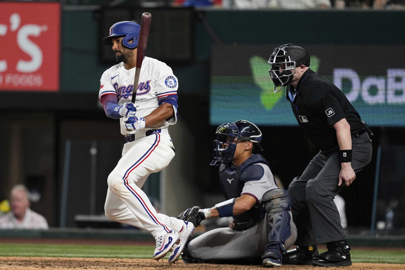 Marcus Semien hit in helmet early, stays in and has walk-off hit in 10th for Rangers vs. Braves | iNFOnews.ca
