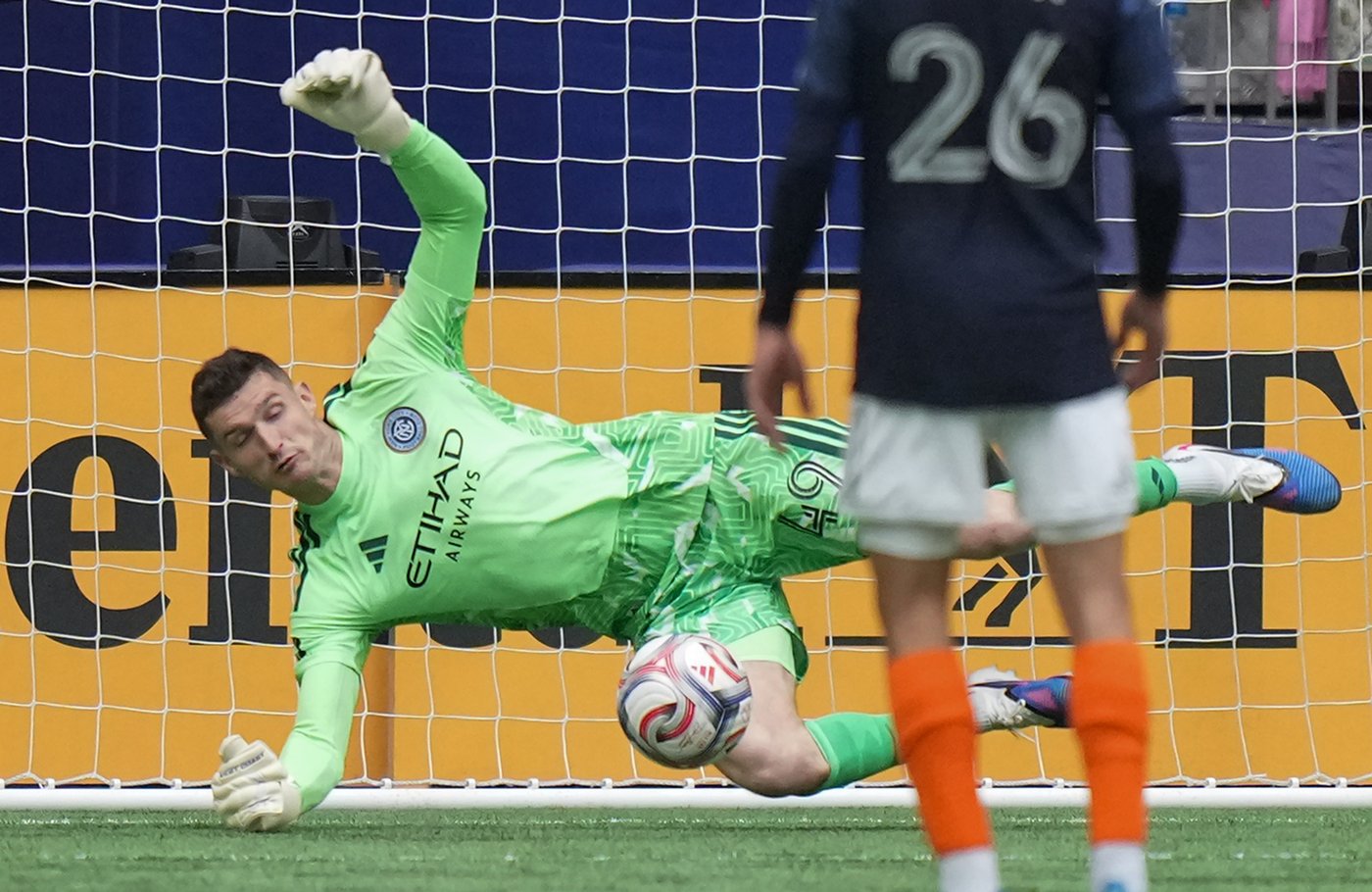 Brian White scores, rolling Vancouver Whitecaps blank New York City FC 2-0 | iNFOnews.ca