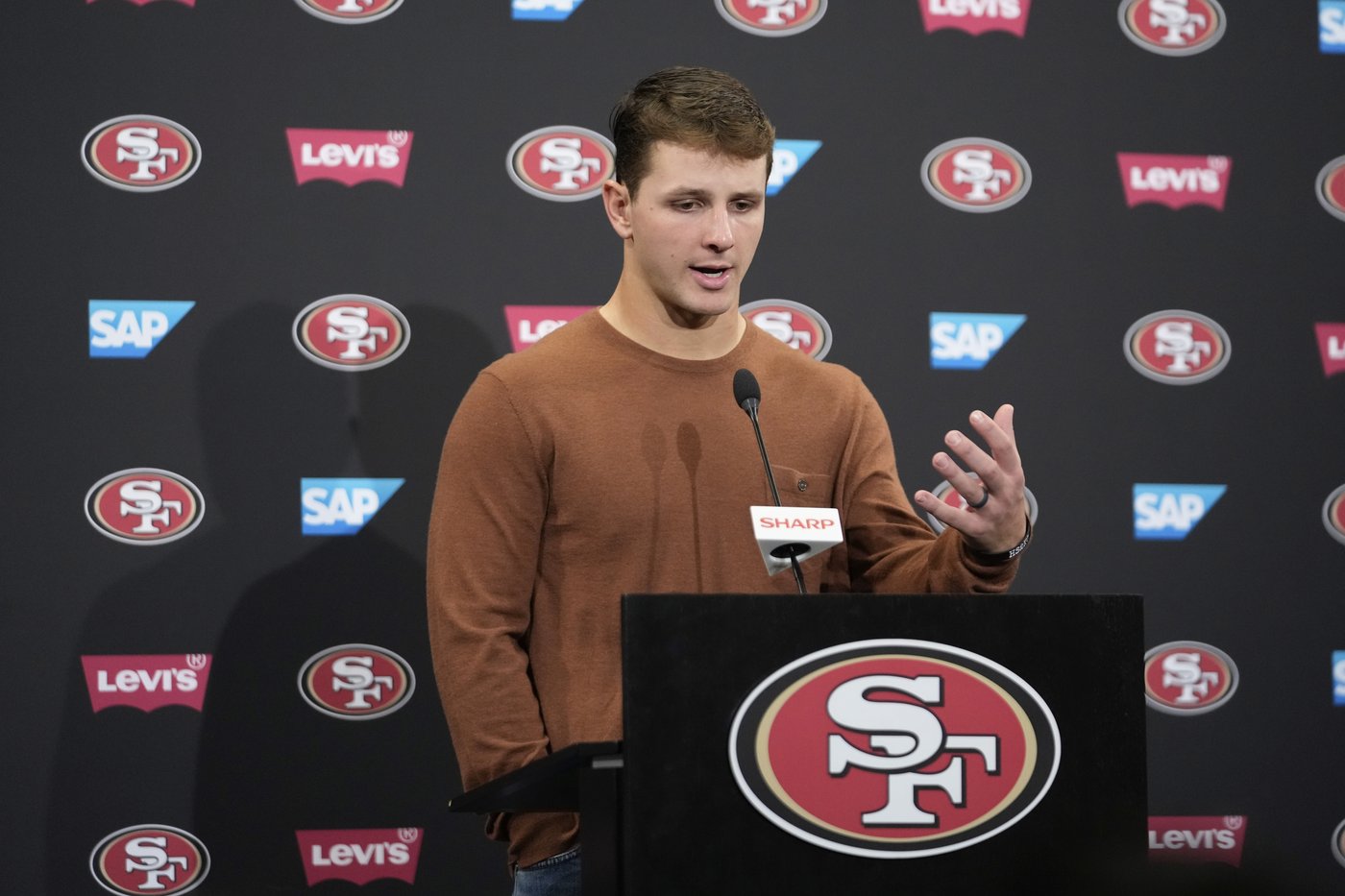 Brock Purdy's elbow was 'on fire' after hit but he says his surgically repaired ligament is fine | iNFOnews.ca Brock Purdy's elbow was 'on fire' after hit but he says his surgically repaired ligament is fine | iNFOnews.ca