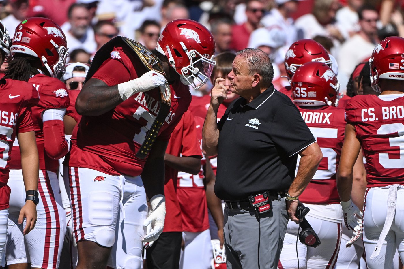 Arkansas turns to Bobby Petrino as interim, clears out defensive staff after Pittman firing | iNFOnews.ca