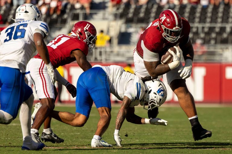 No. 10 Alabama cruises past FCS opponent Eastern Illinois 56-0 with Iron Bowl up next | iNFOnews.ca