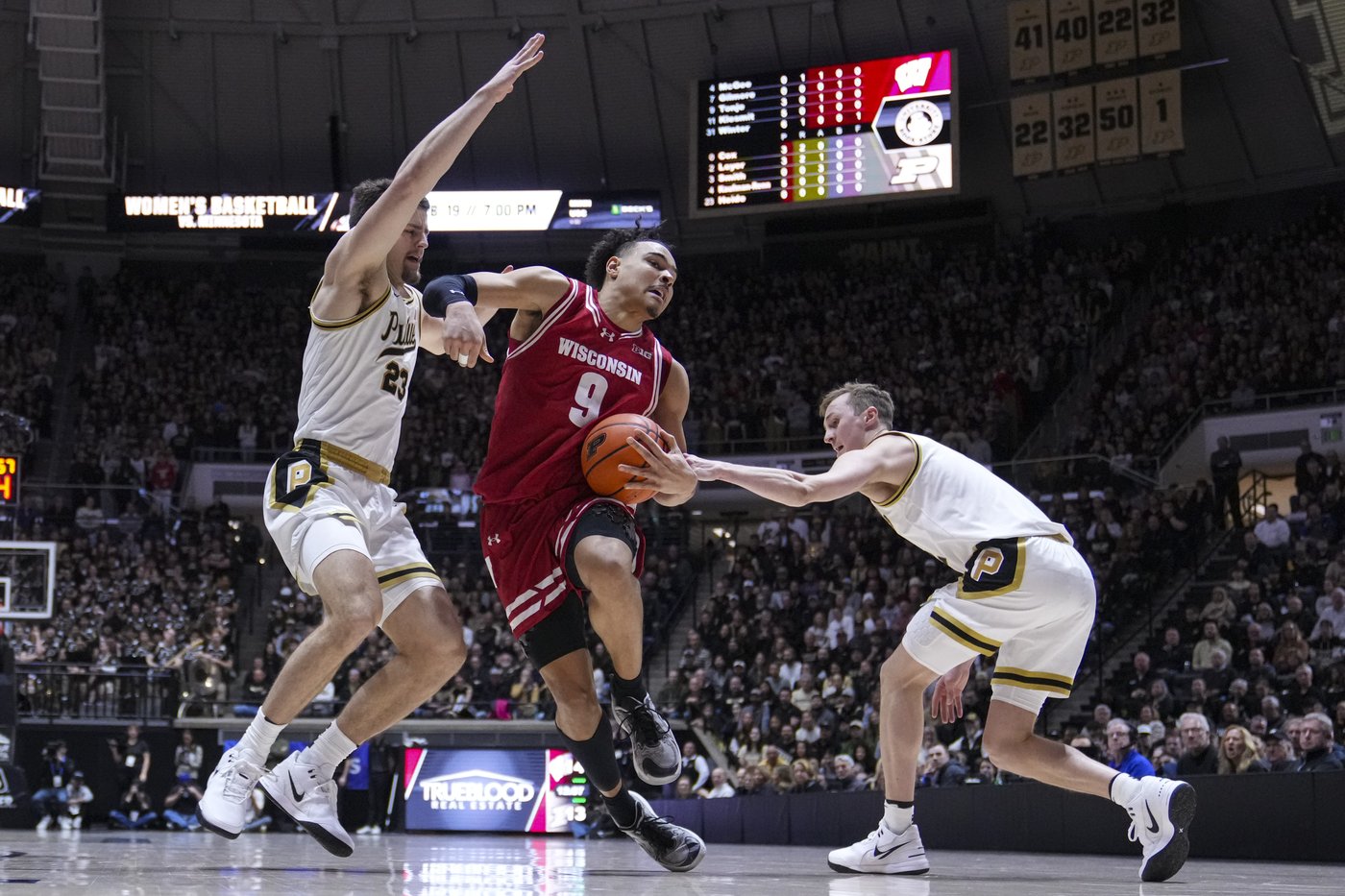 Tonje scores 31 as No. 11 Wisconsin beats Illinois 95-74 for 5th straight win | iNFOnews.ca Tonje scores 31 as No. 11 Wisconsin beats Illinois 95-74 for 5th straight win | iNFOnews.ca