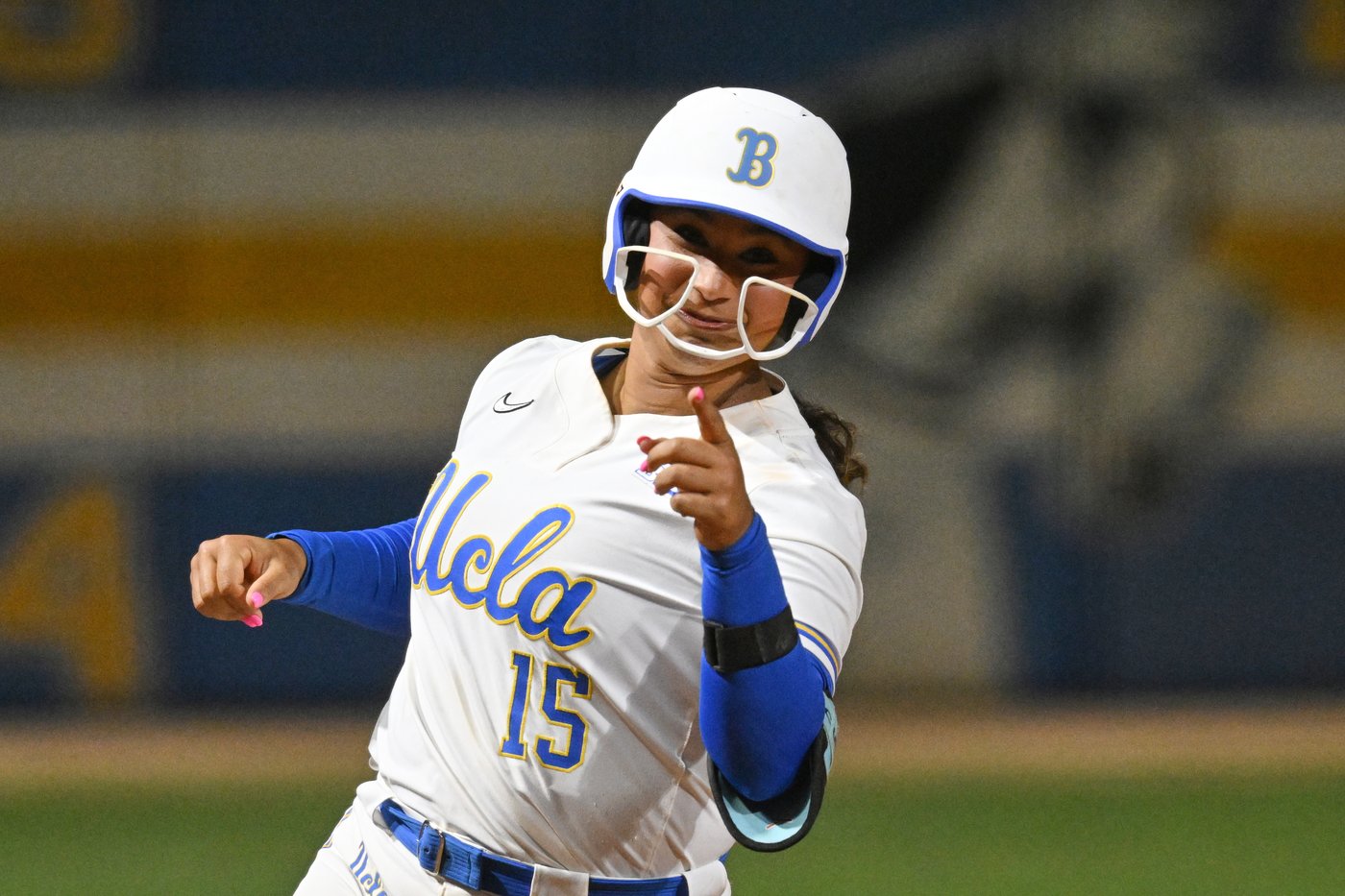 Texas begins softball title defense among the favorites in a wide-open NCAA championship bracket | iNFOnews.ca
