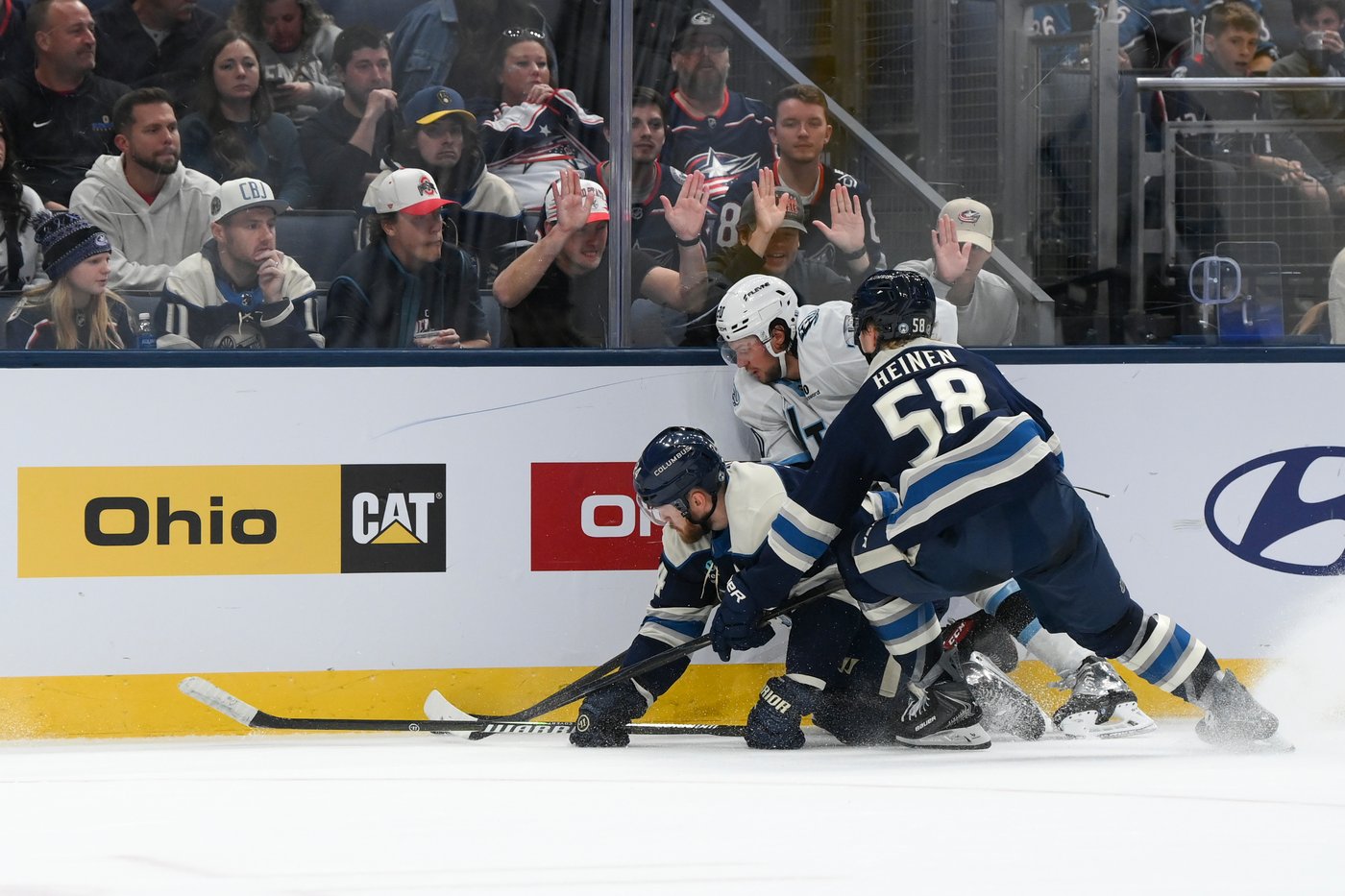 Nick Schmaltz scores twice, reaches 500 points as Mammoth beat Blue Jackets 4-1 | iNFOnews.ca