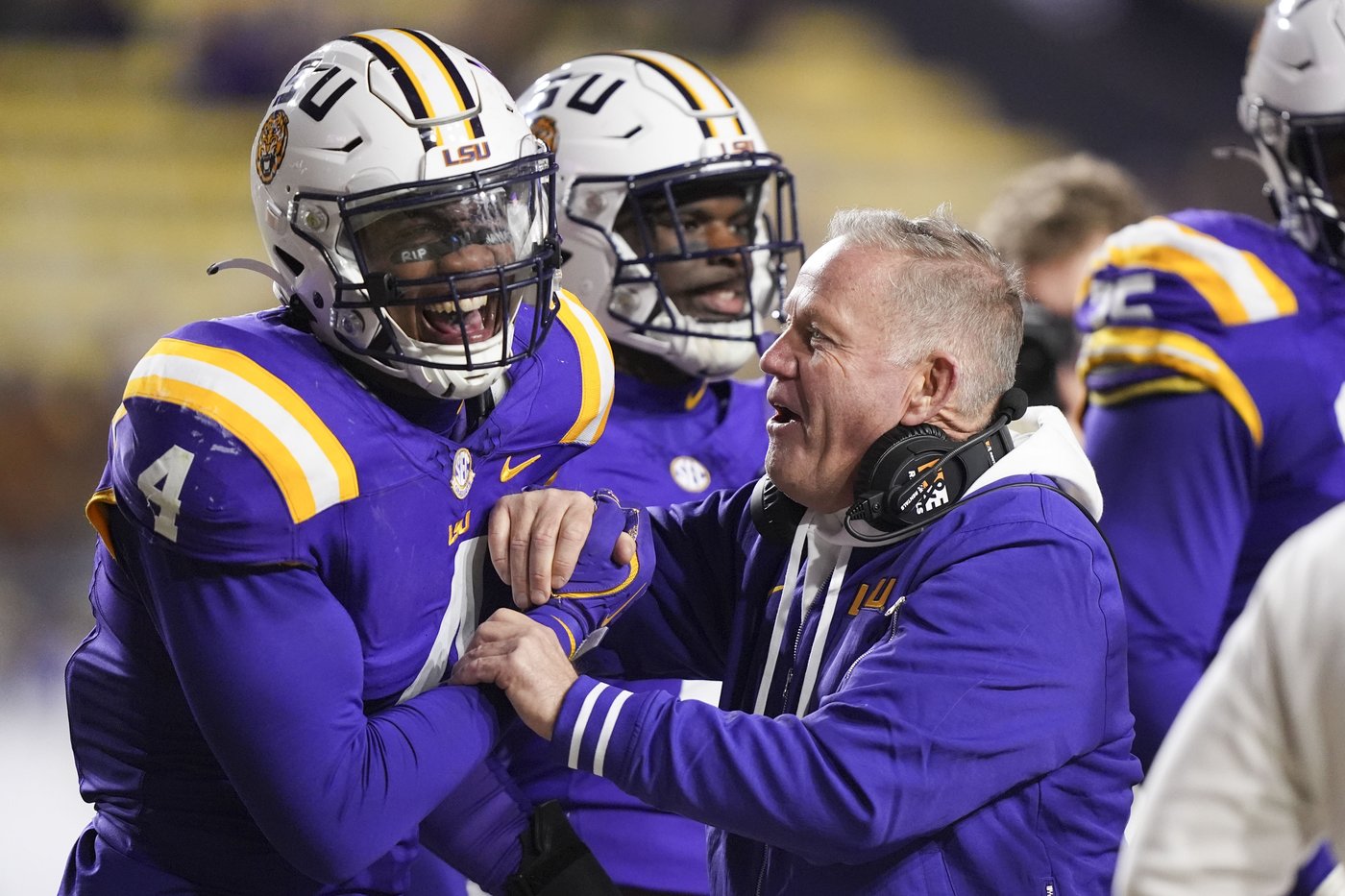Nussmeier overcomes a shoulder injury and passes for 3 TDs as LSU tops Oklahoma 37-17 | iNFOnews.ca Nussmeier overcomes a shoulder injury and passes for 3 TDs as LSU tops Oklahoma 37-17 | iNFOnews.ca