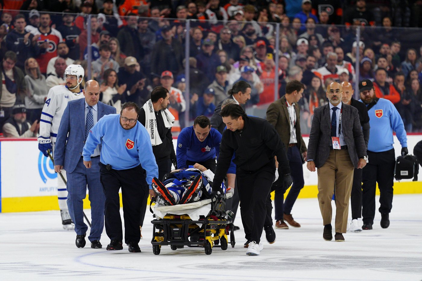 Chris Tanev hospitalized after collision in Maple Leafs' win | iNFOnews.ca