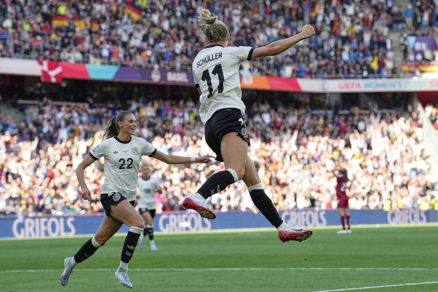Germany through to Euro 2025 quarterfinals after coming from behind to beat Denmark 2-1 | iNFOnews.ca