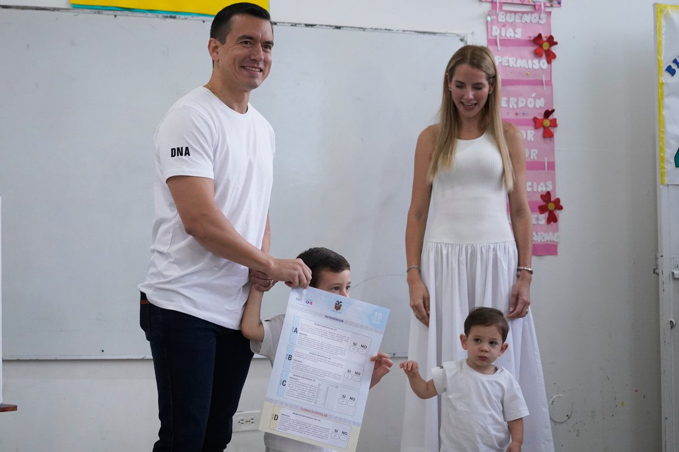 Ecuadorians vote on whether to allow foreign military bases amid rising crime | iNFOnews.ca Ecuadorians vote on whether to allow foreign military bases amid rising crime | iNFOnews.ca