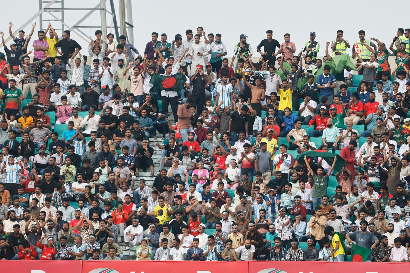 Australia beats Bangladesh by 7 runs in high-scoring 2nd T20 to win series | iNFOnews.ca Australia beats Bangladesh by 7 runs in high-scoring 2nd T20 to win series | iNFOnews.ca
