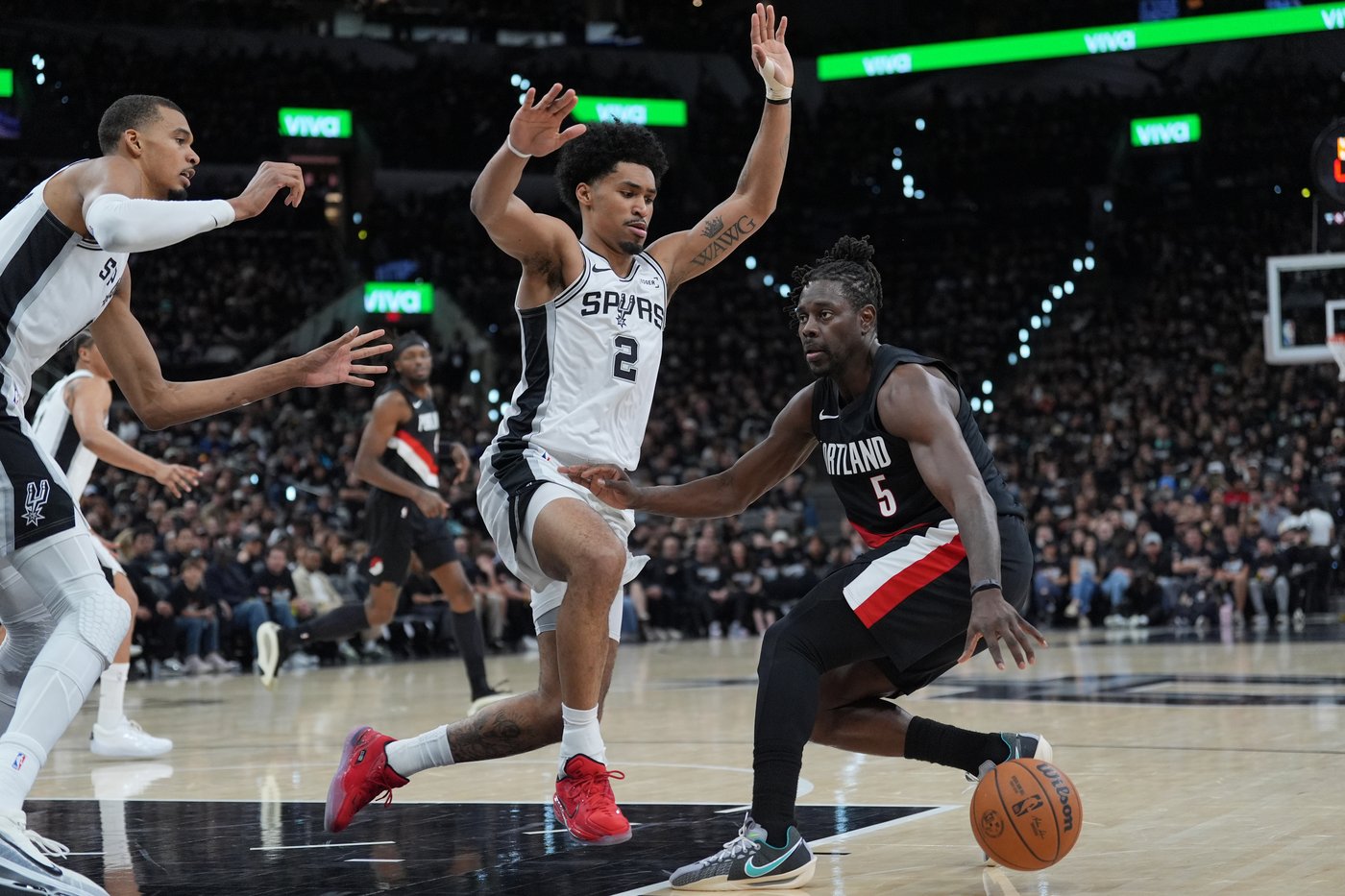 Trail Blazers rally past Spurs 106-103 to even series after Wembanyama exits with concussion | iNFOnews.ca Trail Blazers rally past Spurs 106-103 to even series after Wembanyama exits with concussion | iNFOnews.ca