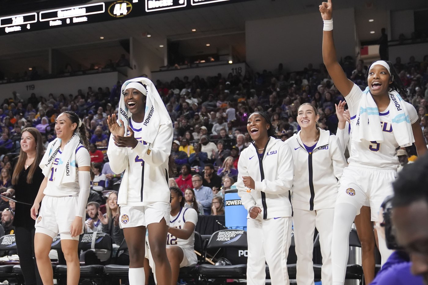 Aneesah Morrow scores 26 to lead No. 5 LSU over Grambling State 100-54 | iNFOnews.ca