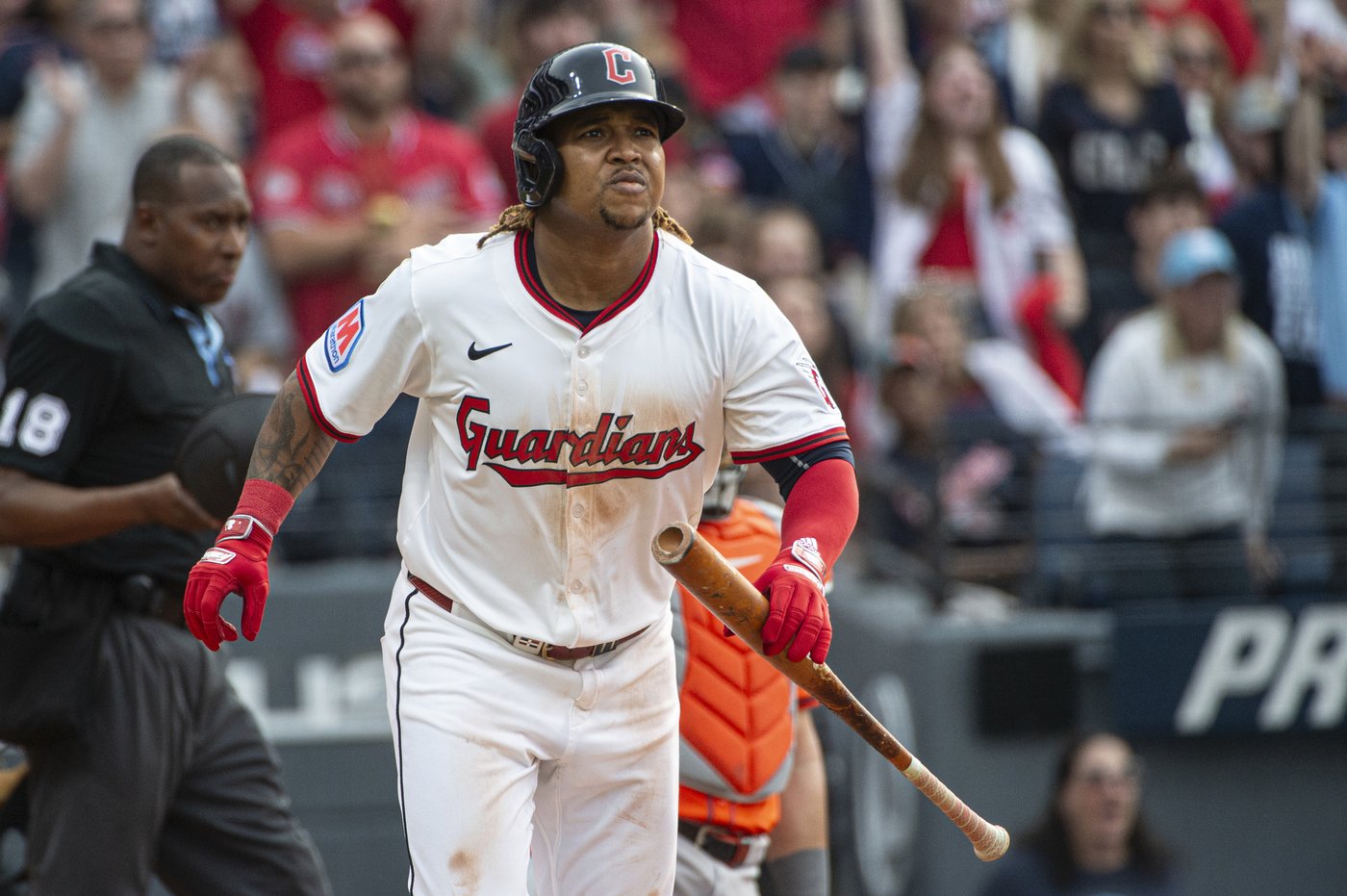 Astros take lead on wild pitch and defeat Guardians 5-3 in 10 innings | iNFOnews.ca
