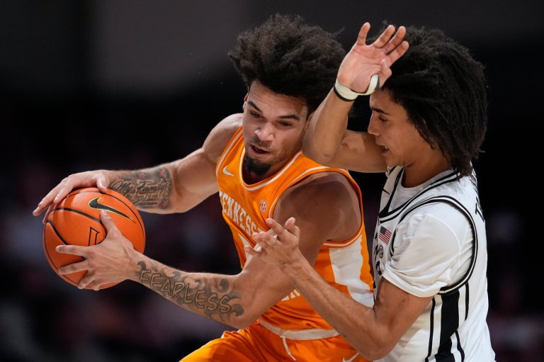 Ja'Kobi Gillespie leads Tennessee to 69-65 win over No. 19 Vanderbilt | iNFOnews.ca