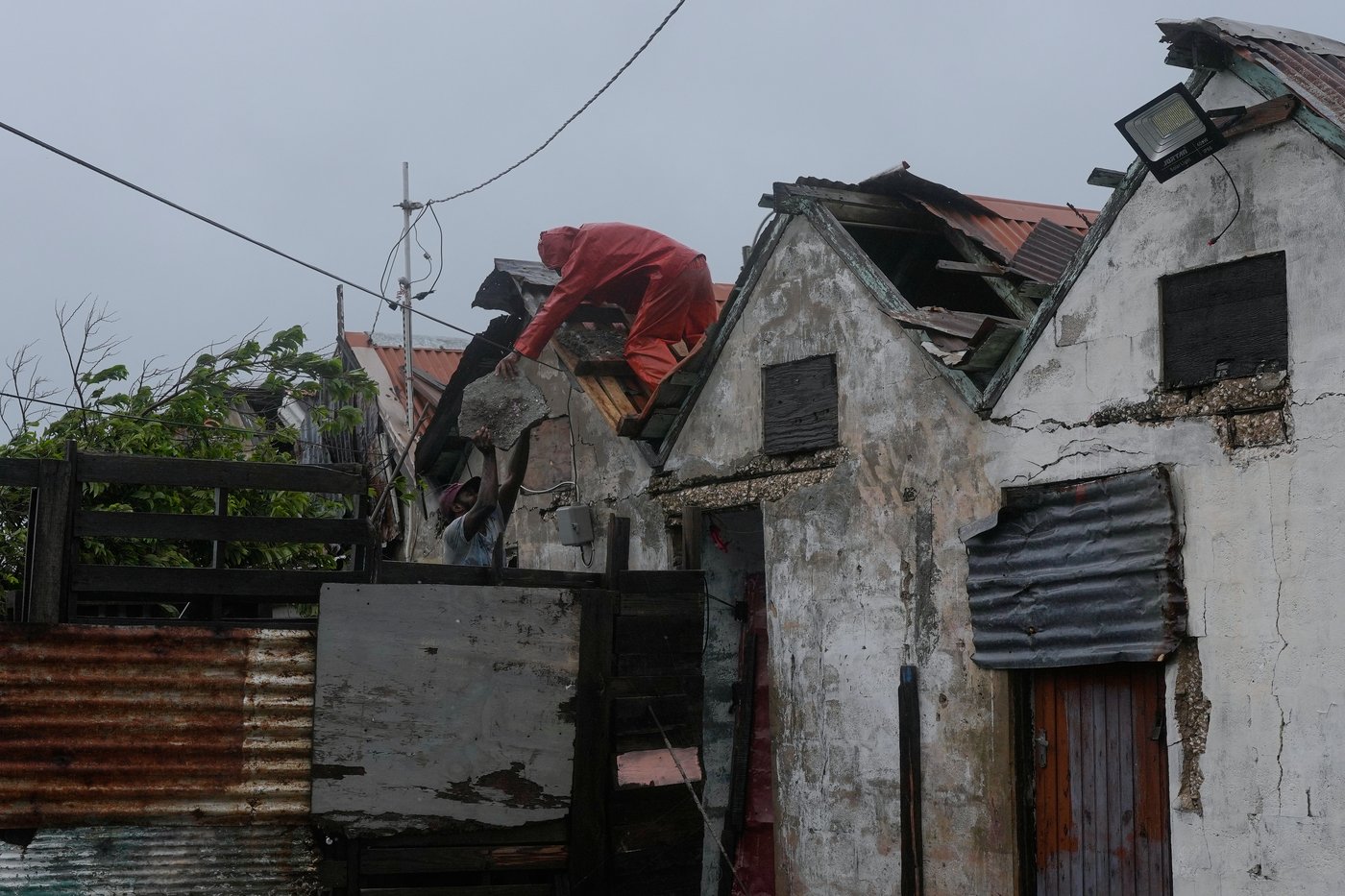 Category 5 Hurricane Melissa brings flooding and catastrophic winds to Jamaica | iNFOnews.ca Category 5 Hurricane Melissa brings flooding and catastrophic winds to Jamaica | iNFOnews.ca