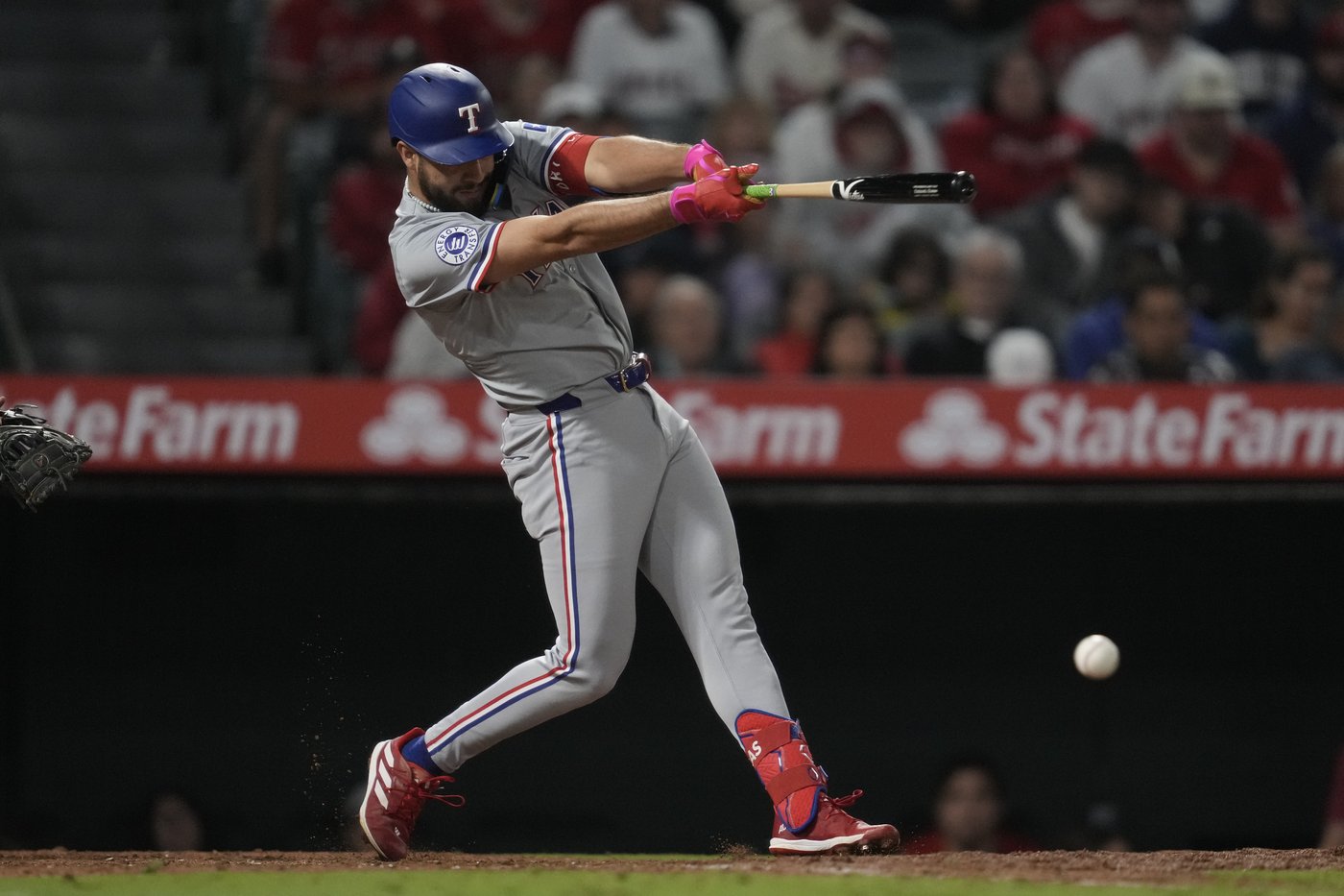 Rangers score four runs in ninth to beat Angels 9-8 | iNFOnews.ca Rangers score four runs in ninth to beat Angels 9-8 | iNFOnews.ca