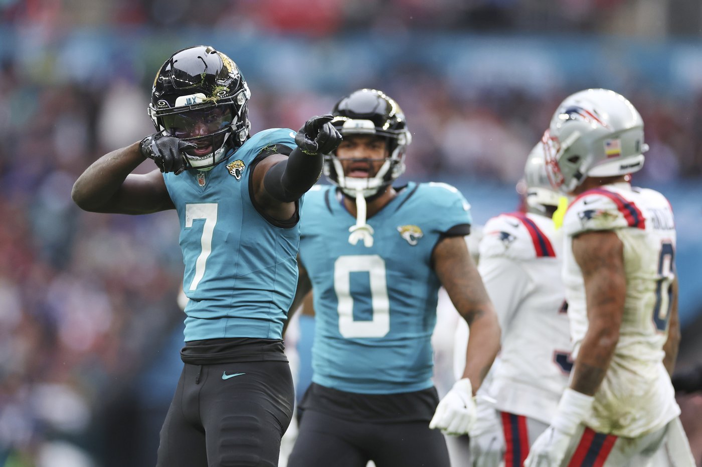 Bigsby scores 2 TDs as Jaguars show fight in 32-16 win over Patriots in London | iNFOnews.ca