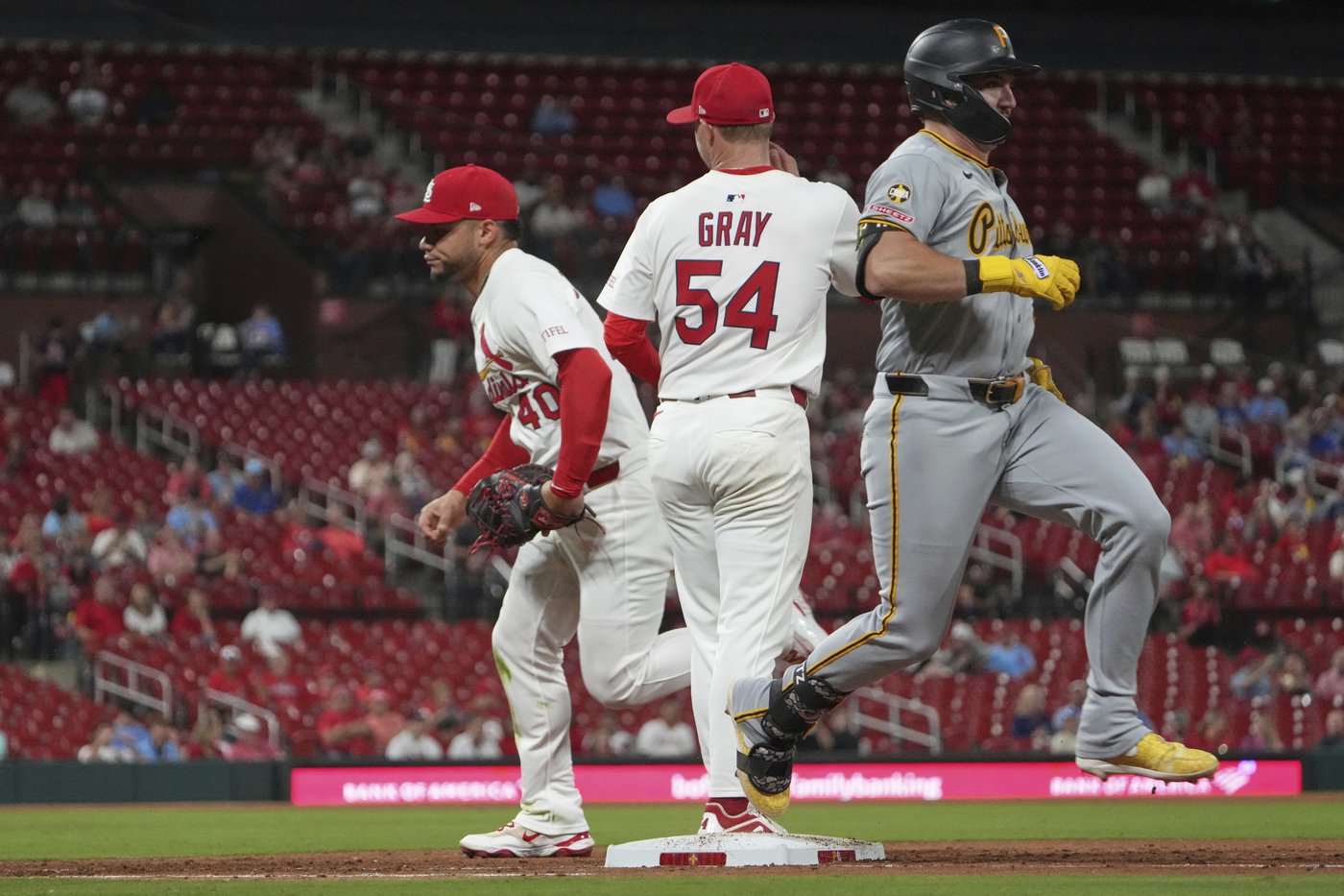 Pham's two-run single lifts Pirates over Cardinals 2-1 | iNFOnews.ca Pham's two-run single lifts Pirates over Cardinals 2-1 | iNFOnews.ca