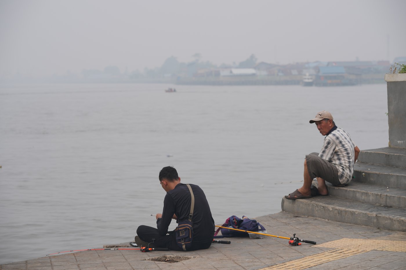 Thick haze disrupts flights on Indonesia's Borneo island | iNFOnews.ca Thick haze disrupts flights on Indonesia's Borneo island | iNFOnews.ca