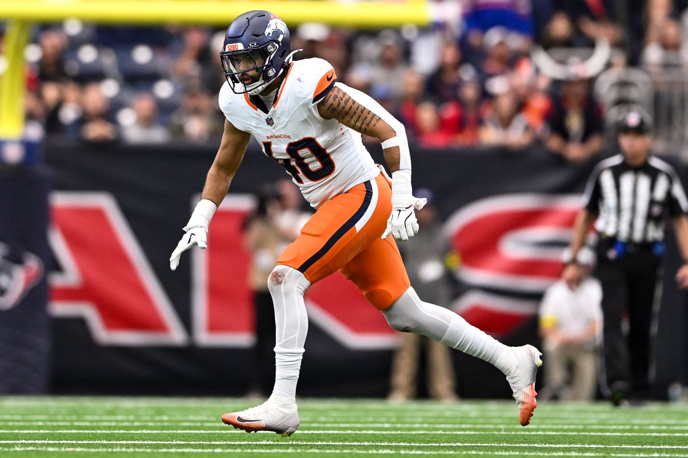 Broncos keeping their core intact. Linebacker Alex Singleton returns as Dre Greenlaw exits | iNFOnews.ca