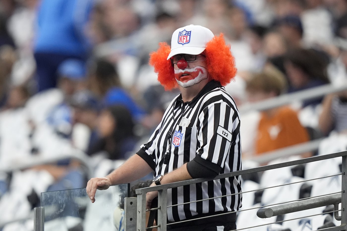 Lions throw shade over disputed 2-point play with tackle-eligible call on 1st snap at Cowboys | iNFOnews.ca Lions throw shade over disputed 2-point play with tackle-eligible call on 1st snap at Cowboys | iNFOnews.ca