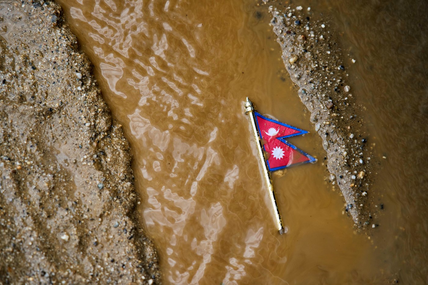 Nepal Floods Salvaging Items Photo Gallery | iNFOnews.ca