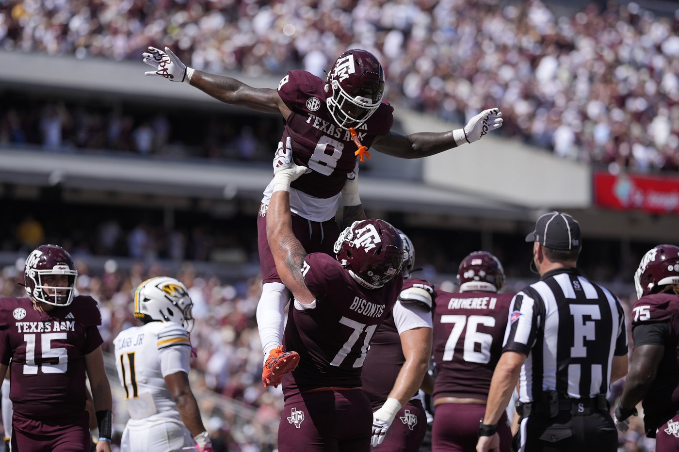 Moss scores 3 TDs as No. 25 Texas A&M gives No. 9 Missouri its first loss in 41-10 rout | iNFOnews.ca Moss scores 3 TDs as No. 25 Texas A&M gives No. 9 Missouri its first loss in 41-10 rout | iNFOnews.ca