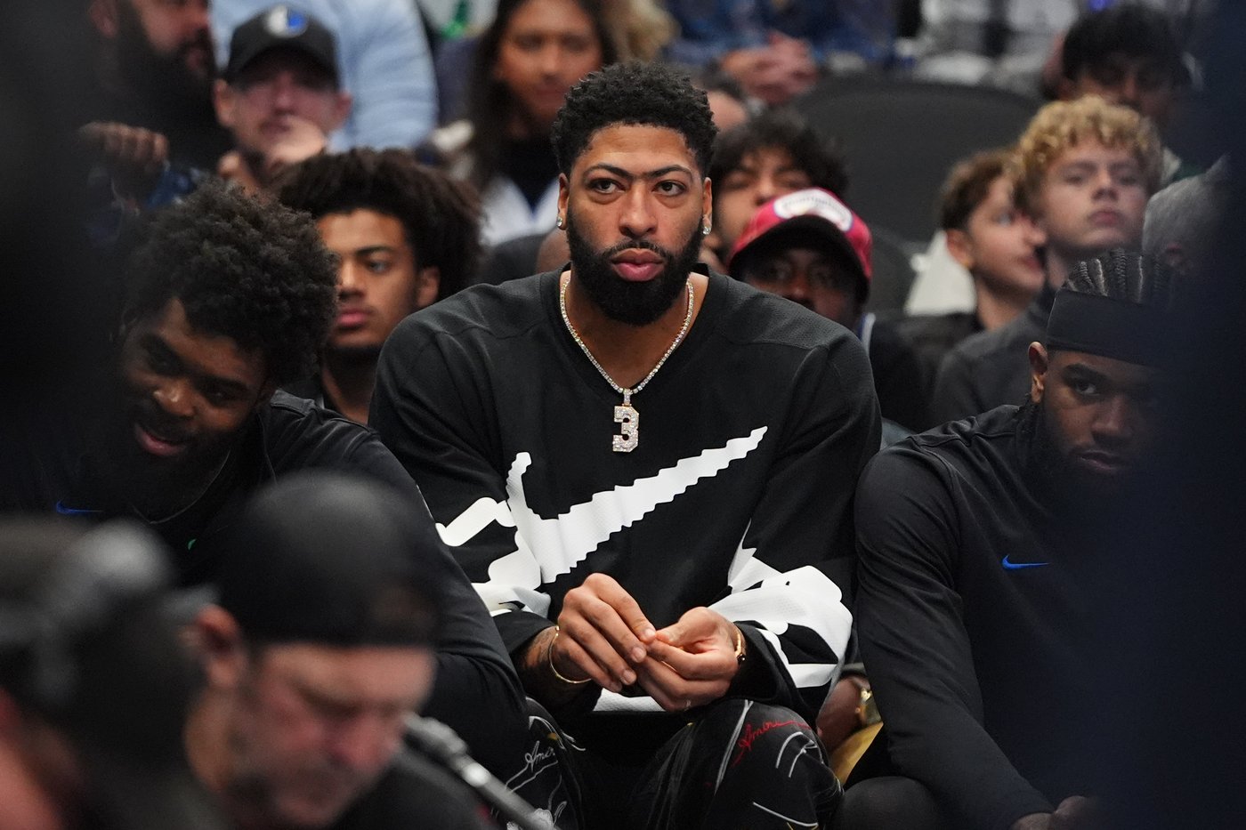 Mavs' Anthony Davis gets cheers and another loss in his return to LA after a 14-game injury absence | iNFOnews.ca